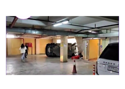 Bakıda yeraltı parkinqində avtomobil AŞDI - <span class="color_red">VİDEO </span>