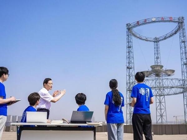 Çin dron sürülərini kosmosdan şarj edəcək innovativ sistem hazırlayır - <span class="color_red">FOTO</span>