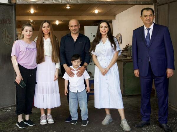 Leyla Əliyeva və Arzu Əliyeva Lənkəranda yerli sənətkarın yaradıcılığı ilə tanış olublar - <span class="color_red">FOTO</span>