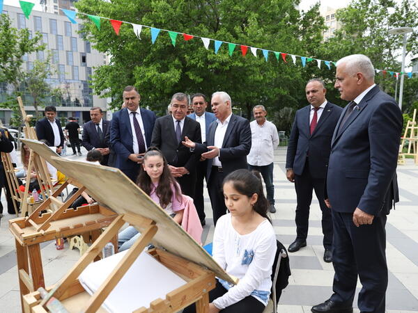 “Azərbaycanım” Beynəlxalq IX Uşaq və Gənc Rəsm Festivalı keçirilib - <span class="color_red">FOTO</span>