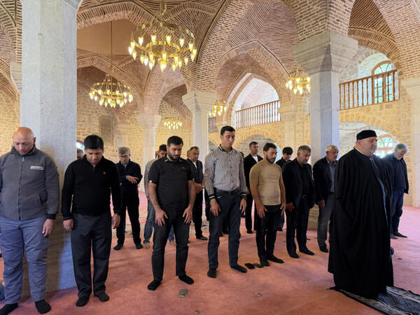 Şuşada bayram namazı qılınıb - <span class="color_red">FOTO</span>