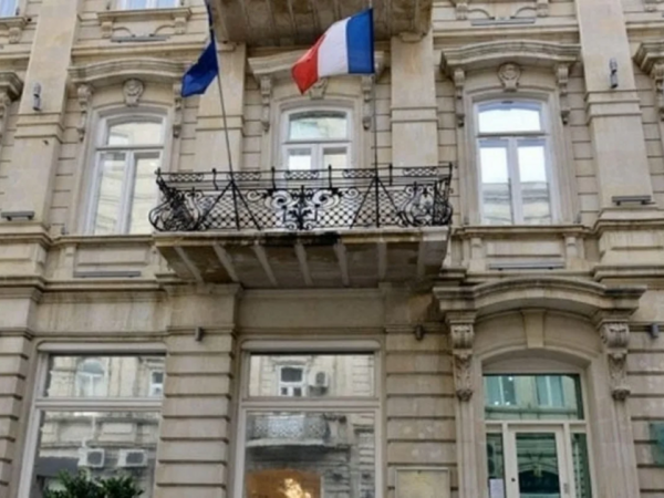 Fransa səfirliyi Azərbaycanı Müstəqlillik Günü münasibətilə təbrik edib - <span class="color_red">FOTO</span>