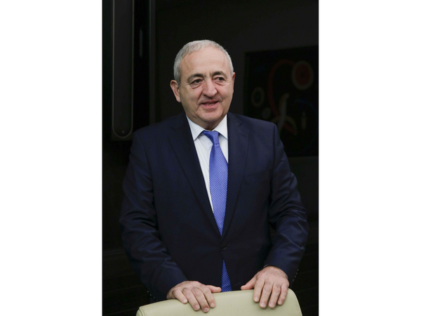 Prezidentin "Şöhrət" ordeni verdiyi Asəf Hacıyev KİMDİR? -