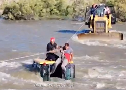 Naxçıvanda selə düşən şəxs xilas edilib - <span class="color_red">VİDEO</span>