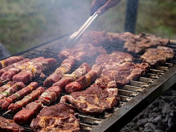 Manqalda dana ətini yumşaq etməyin 4 yolu