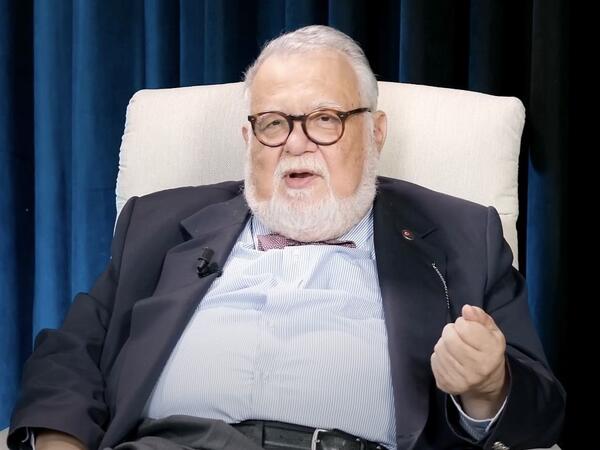 Türkiyəli professor tanınmaz halda - <span class="color_red">FOTO</span>