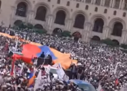 İrəvanda mitinqdə Azərbaycan dilində dialoq səsləndirildi - <span class="color_red">VİDEO</span>