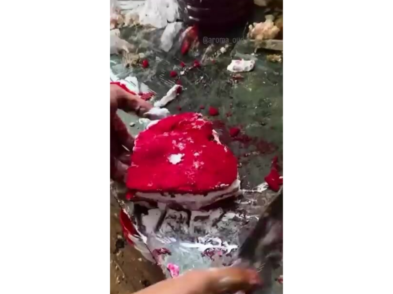 Qənnadı sexində tortu görün necə hazırlayırlar... - VİDEO də