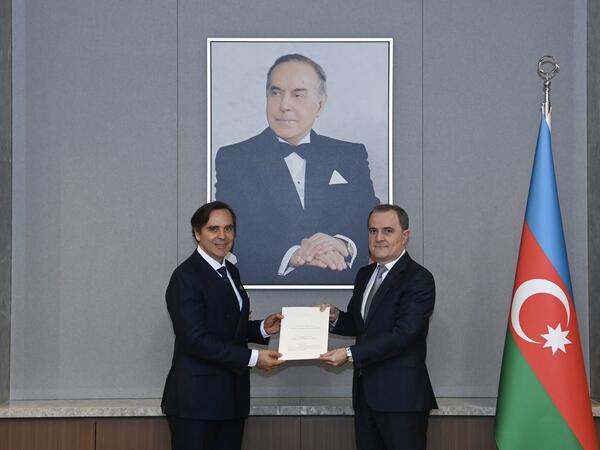 Yeni səfir etimadnaməsinin surətini Ceyhun Bayramova təqdim edib - <span class="color_red">FOTO</span>