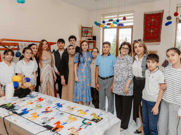 Leyla Əliyeva və Arzu Əliyeva 11 nömrəli inteqrasiya təlimli internat tipli ümumtəhsil məktəbində olublar - <span class="color_red">FOTO</span>