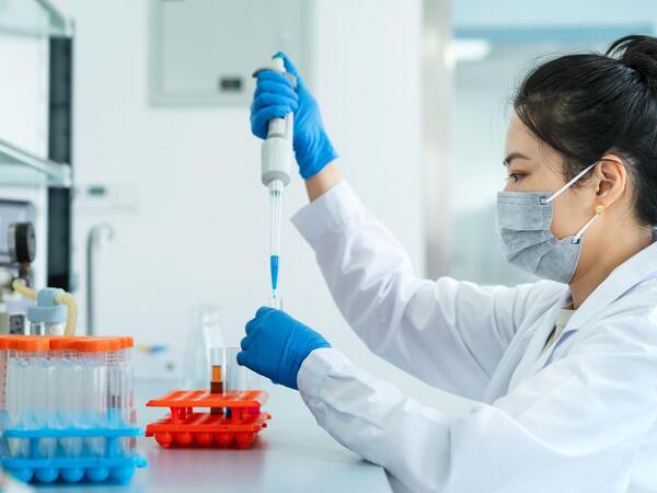 Süni intellekt peyvənd hazırladı - Ebola ilə mübarizə apara biləcək