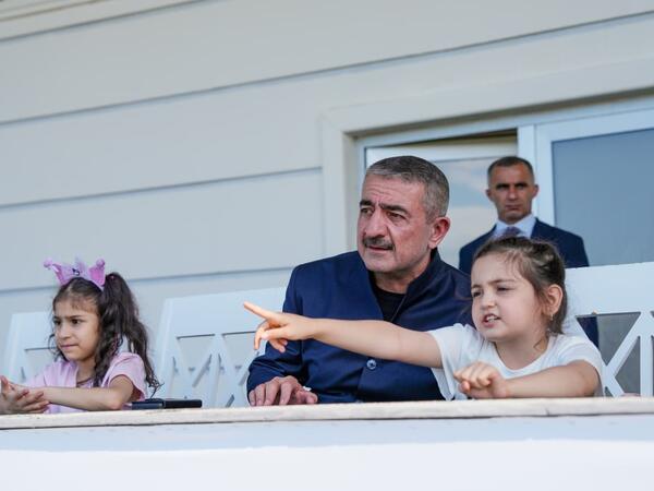General-polkovnik şəhid övladları ilə bir arada: Çövkən üzrə Dünya Çempionatı başladı - <span class="color_red">FOTO</span>