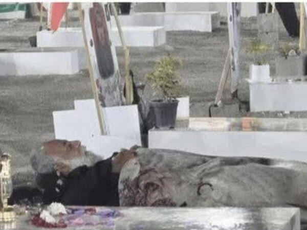 Aylardır ki, oğlunun qəbrinin yanında yatır - FOTOLAR
