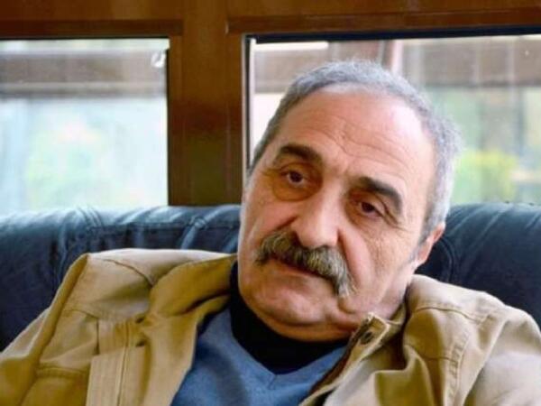 "Mənə dedi ki, gəl, səhnədə öl"