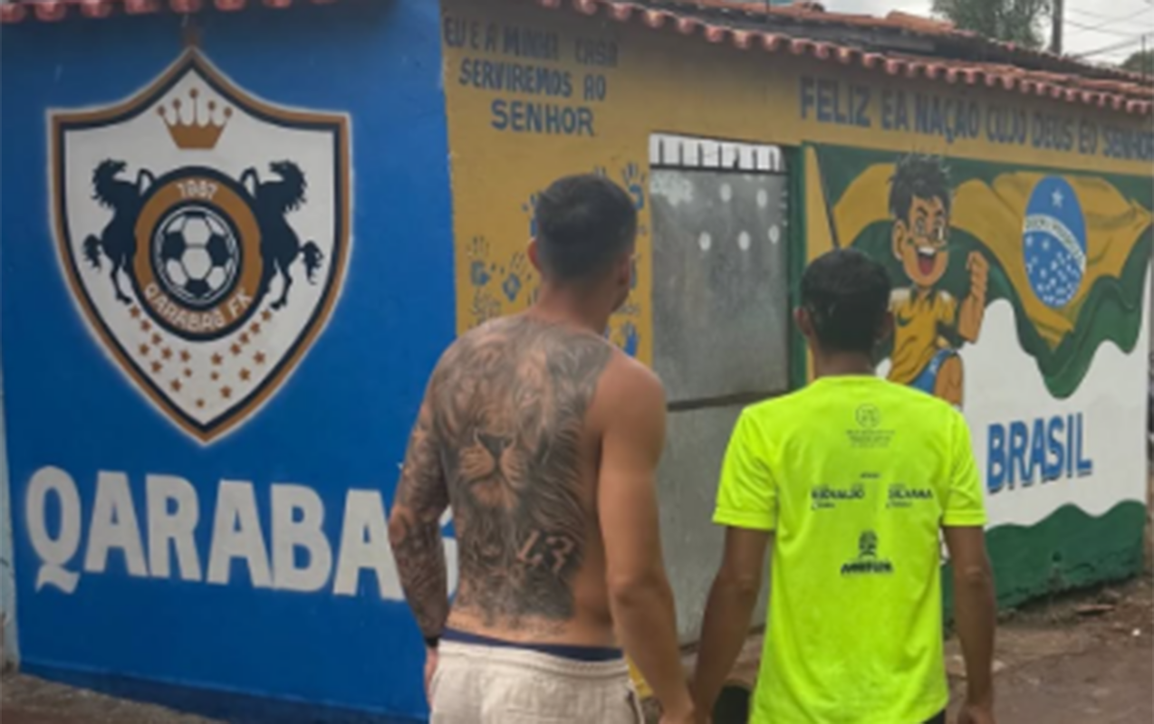 “Qarabağ”ın loqosu Braziliya küçəsində -