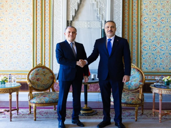 Ceyhun Bayramov Hakan Fidanla görüşdü