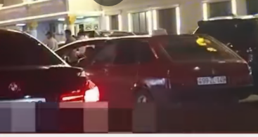 Babək prospektində şadlıq sarayının qarşısında küt