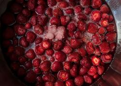 Çiyələk mürəbbəsinin qatı olması üçün nə etməli?