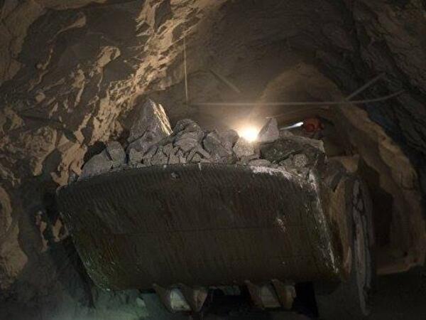 İranda mədən uçdu: Ölən var