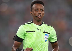 UEFA siyasi qadağaya futbolla cavab verdi: Somalili hakimə tarixi təyinat