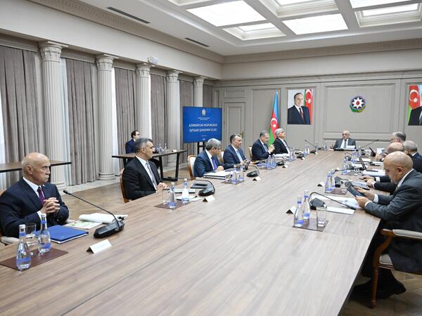 İqtisadi Şuranın iclası keçirilib - <span class="color_red">FOTO</span>