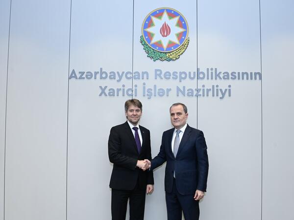 Azərbaycan–Slovakiya münasibətlərinin inkişaf perspektivləri müzakirə olunub