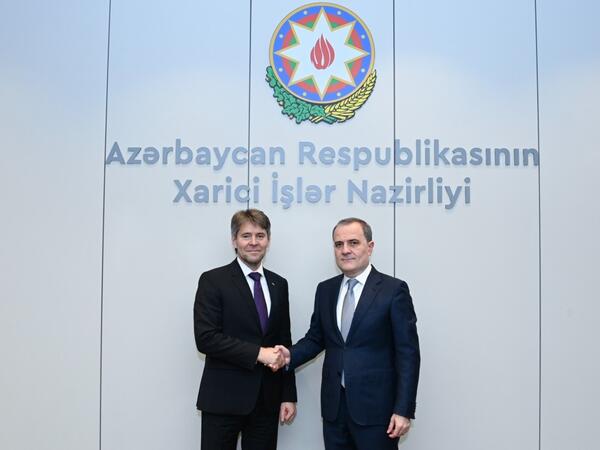 Ceyhun Bayramov Slovakiya XİN-in dövlət katibi ilə görüşüb