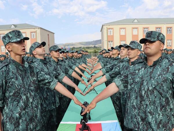 Gənc əsgərlərin hərbi andiçmə mərasimi keçirildi