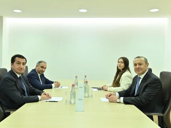 Hikmət Hacıyev ilə Armen Qriqoryan Ermənistanın Dilican şəhərində görüşüb