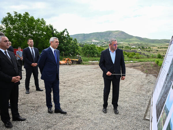 Əlaqələndirmə Qərargahının iclasının iştirakçıları Xocalıda meyvə bağları ilə tanış olublar (FOTO)