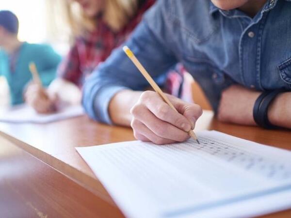 Hansı ixtisaslarda ballar enəcək, hansılarda qalxacaq?