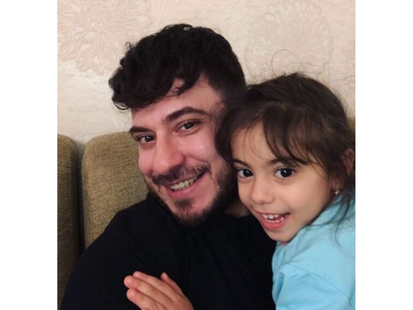 Qızının yazdığı məktub müğənni Ramalı ağlatdı - <span class="color_red">(Video)</span>