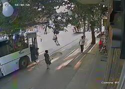Bakıda dəhşətli qəza: Avtobus yaşlı qadının üstündən keçdi - <span class="color_red">(Video)</span>