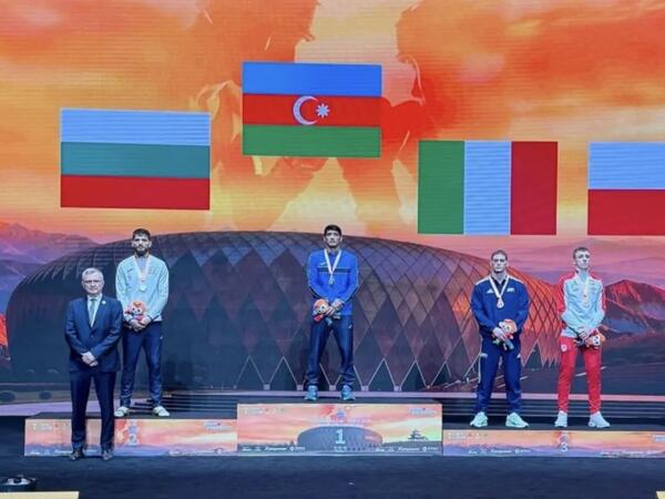 Azərbaycan boksçusu Çində qızıl medal qazandı