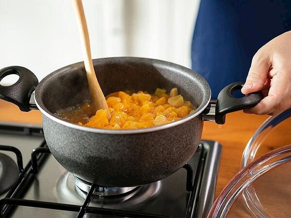 2 kiloqram ərik mürəbbəsinə nə qədər şəkər tozu vurulmalıdır?