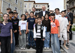 Prezident İlham Əliyev və Prezident Sərdar Berdiməhəmmədov Şuşa şəhərində inşa edilmiş birinci yaşayış kompleksində olublar (Foto)
