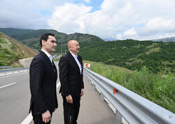 Azərbaycan Prezidenti İlham Əliyev və Türkmənistan Prezidenti Sərdar Berdiməhəmmədov Şuşanın Daşaltı kəndinin fonunda şəkil çəkdiriblər (Foto)