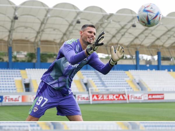 "Qarabağ"dan ayrılan Buntiçin yeni klubu bəlli oldu - <span class="color_red">(Foto)</span>