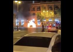 Bakının mərkəzində minik avtomobili alışdı - <span class="color_red">(Video)</span>