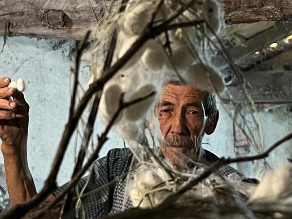 Zirzəmidə gizli sərvət: 71 yaşlı kişi cəmi 40 günə 216 min qazandı - <span class="color_red">(Foto)</span>