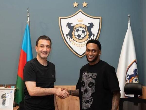 Renaldo Sefas “Qarabağ” tarixinin ən bahalı oyunçusu oldu! <span class="color_red">(Foto)</span>