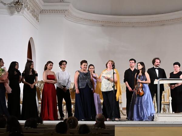 Professor Hökümə Əliyevanın violin sinfi üzrə tələbələrinin konserti keçirildi - FOTO
