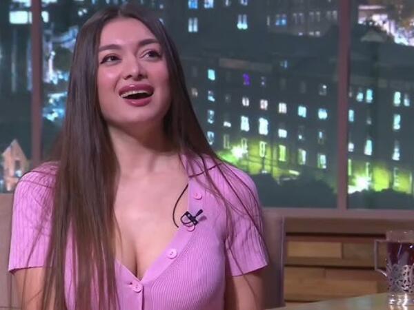Aparıcı Xəyalə qəza keçirdi: "Axmaq piyadanın qurbanı oldum" (Video)