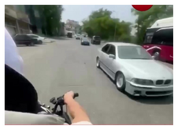 Bakıda motosiklet sürücüsü yolda təhlükə saçdı: "TikTok" üçün videoya görə... - <span class="color_red">(Video)</span>