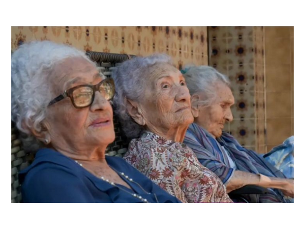 3 bacıdırlar, toplam 316 yaşları var - <span class="color_red">(Foto)</span>