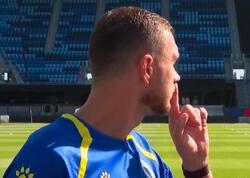 Edin Dzeko bir işarəsi ilə bütün komandanı susdurdu <span class="color_red">(Video)</span>