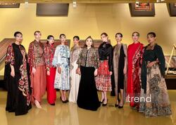 Gülnarə Xəlilovanın yeni kolleksiyası "Xalça Muzeyi Fashion Show: Zamanın naxışları" layihəsi çərçivəsində təqdim olunub - <span class="color_red">(Foto)</span>