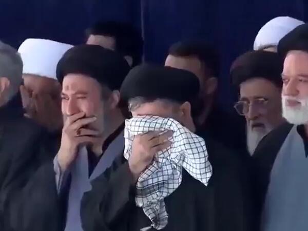 Xameneinin oğulları ilk dəfə ictimaiyyət qarşısında <span class="color_red">(Video)</span>
