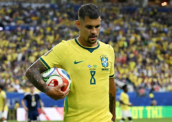 40 il sonra penalti qaçıran ilk braziliyalı oldu