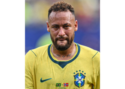 Neymar gözyaşları içində millidən getdi - <span class="color_red">(Fotolar)</span>